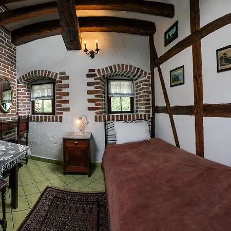 Karczma Rzym Dwor Отель типа 
