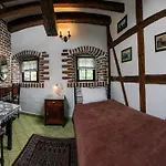 Karczma Rzym Dwór Alojamento de Acomodação e Pequeno-almoço Wrocław