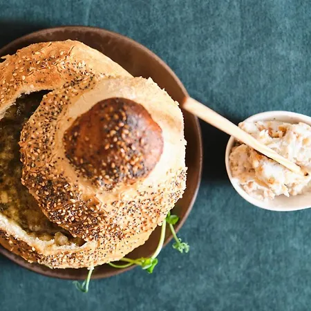 Karczma Rzym Dwór Alojamento de Acomodação e Pequeno-almoço Wrocław
