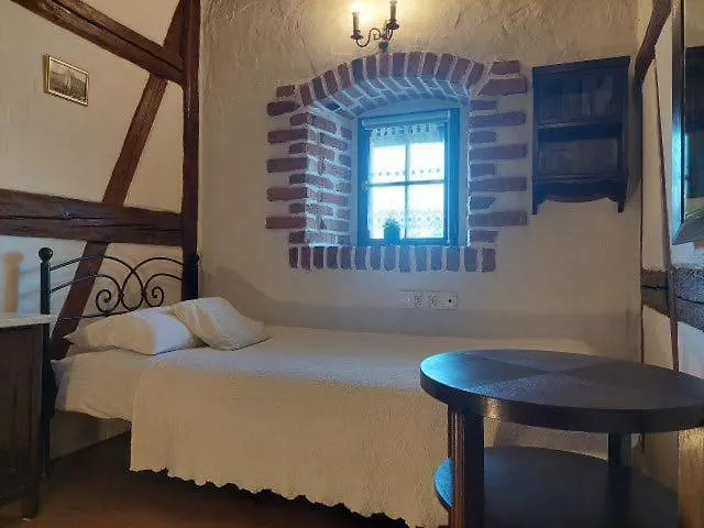 Karczma Rzym Dwor Bed & Breakfast